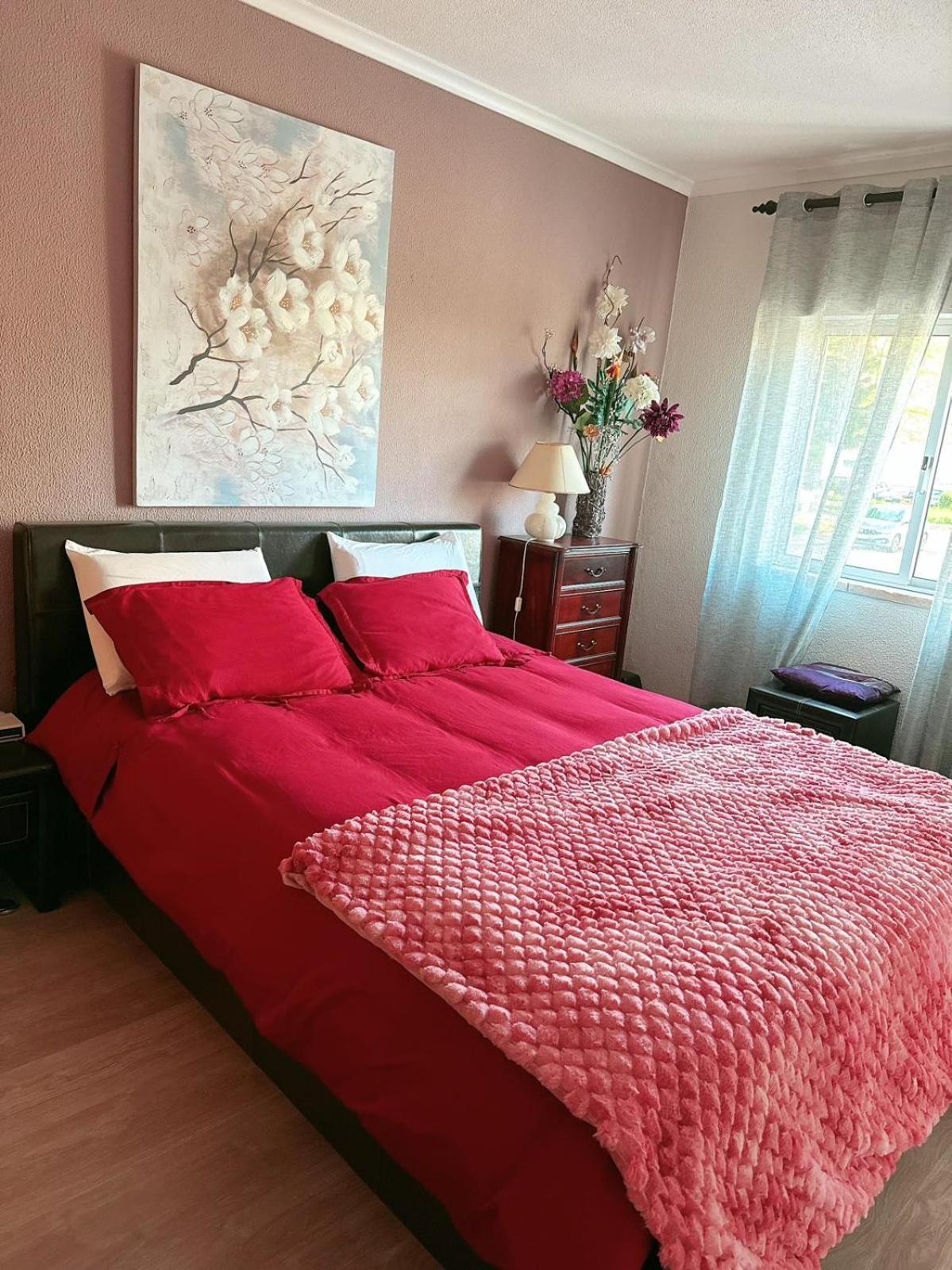 Apartment Apartamento Com Boa Luz E Localizacao Em Lisboa. Lisbon