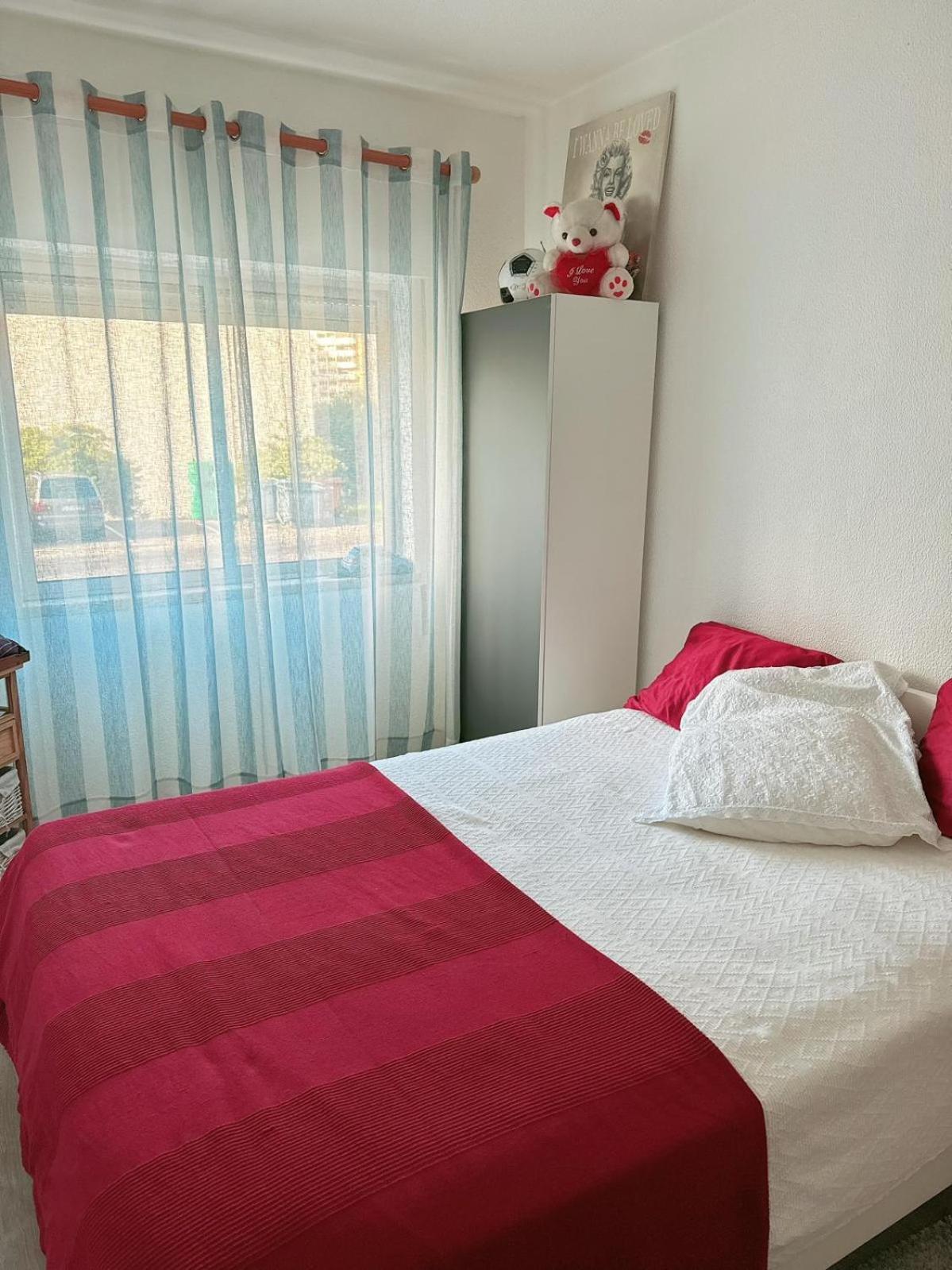 Apartamento Com Boa Luz E Localizacao Em Lisboa. Apartment
